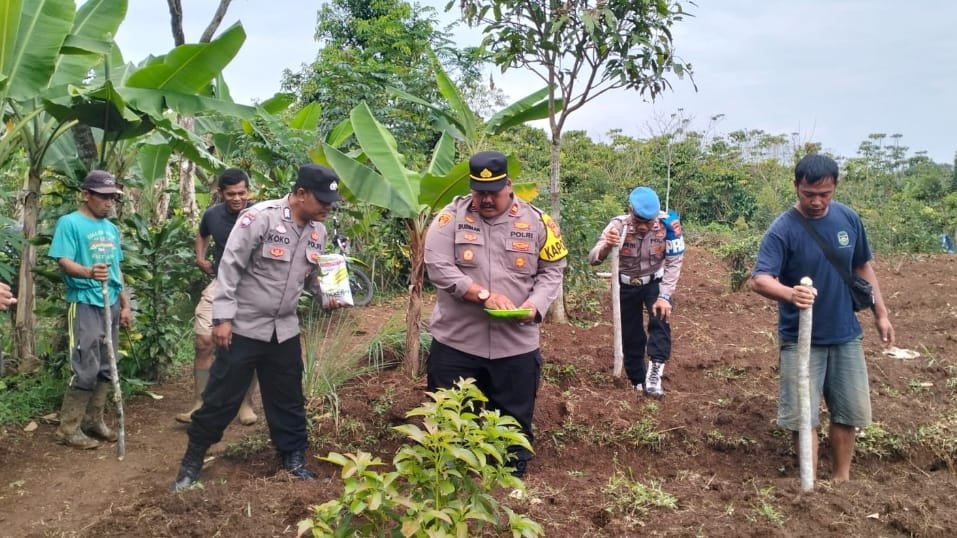 Polres purwakarta tanam jagung