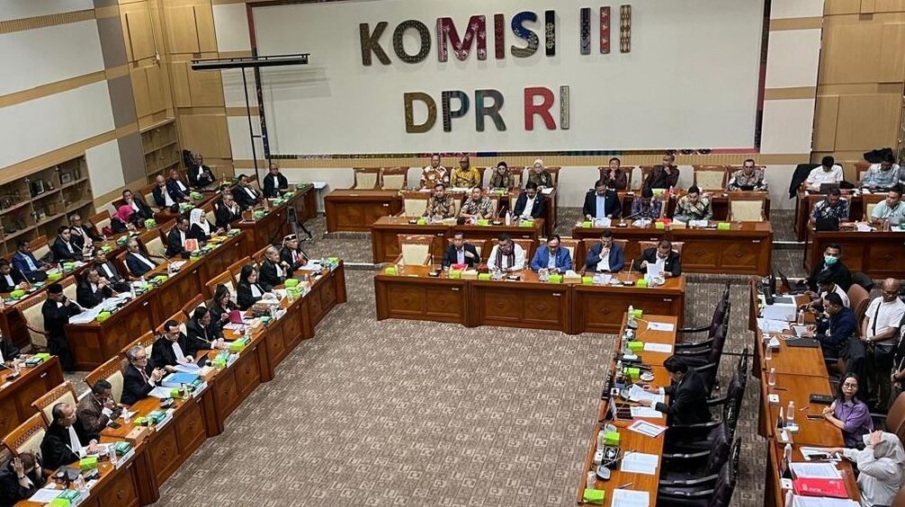 Rapat komisi iii dpr ri