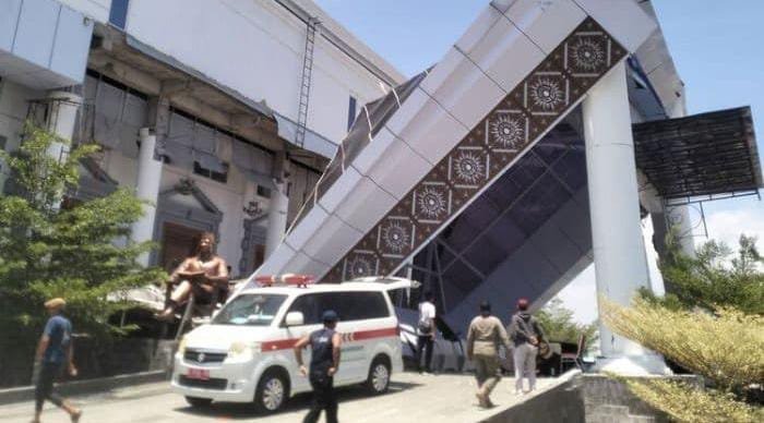 Atap kantor bupati brebes roboh.foto istimewa net