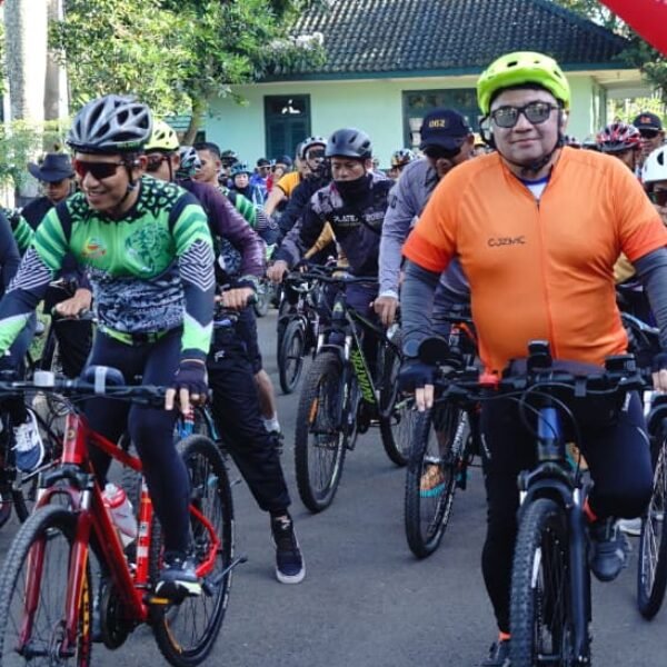 Roda Berputar, Jabatan Bergeser: Gowes Bareng Danrem & Bupati Garut