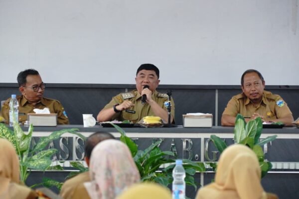 Bupati Garut: Pendidikan Harus Profesional, Data Bilang Sebaliknya