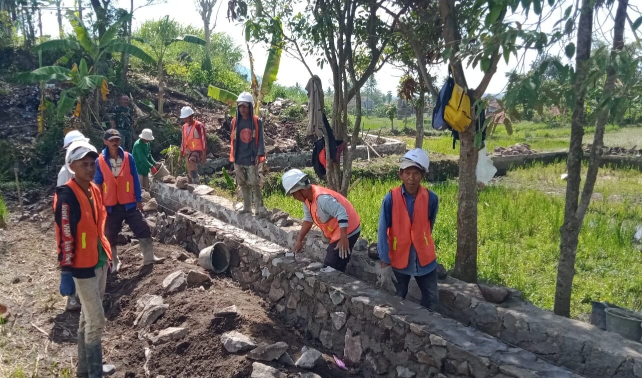 Gotongroyong warga desa talagasari