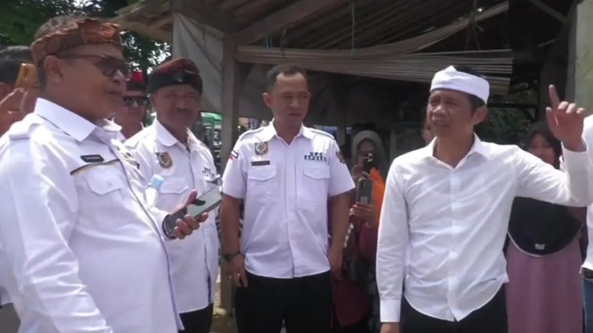 Om zein di desa sukamaju