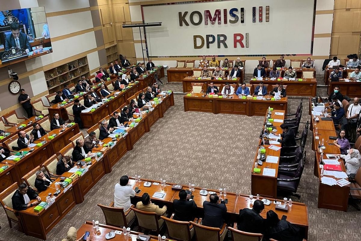 Rapat komisi iii dpr ri