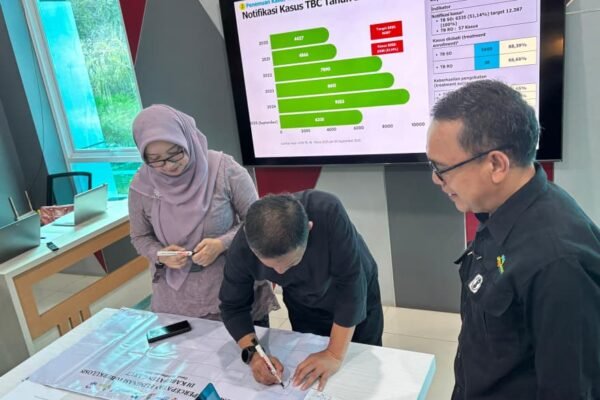 Garut Lawan TBC dengan Senjata Favorit: Tim Baru dan Dokumen Tebal