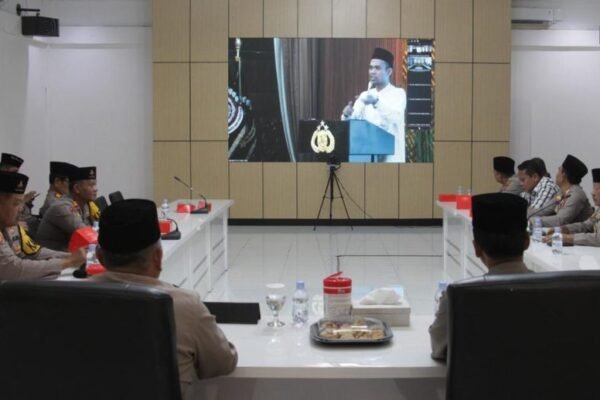 Polri Dipesankan UAS: Tegakkan Hukum dengan Hati Bersih, Niat Lurus, dan Pahala Ringan