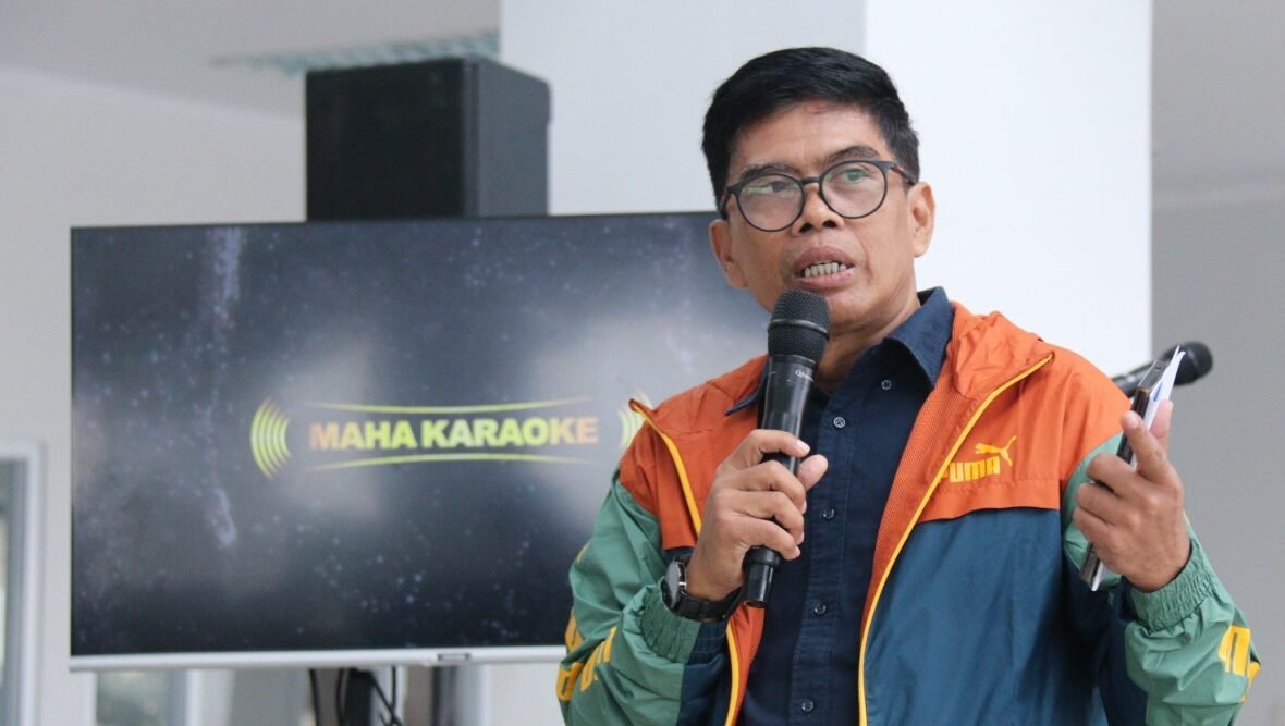 Ade hendarsyah kadispora garut