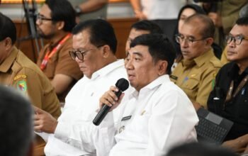 Bupati garut hadiri rakor di gedungsate