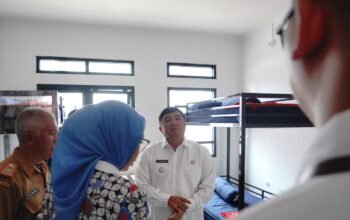 Bupati garut resmikan sekolah rakyat di samarang