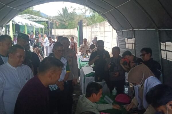 CSR Turun Gunung: Bumi Pasir Makmur dan TNI AD Bersinergi, Warga Bersyukur, Alam Mungkin Masih Bingung