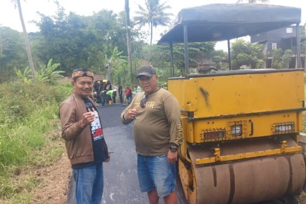Aspal Baru, Harapan Lama: Ketika 225 Meter Jalan Jadi Bukti Cinta Pemerintah