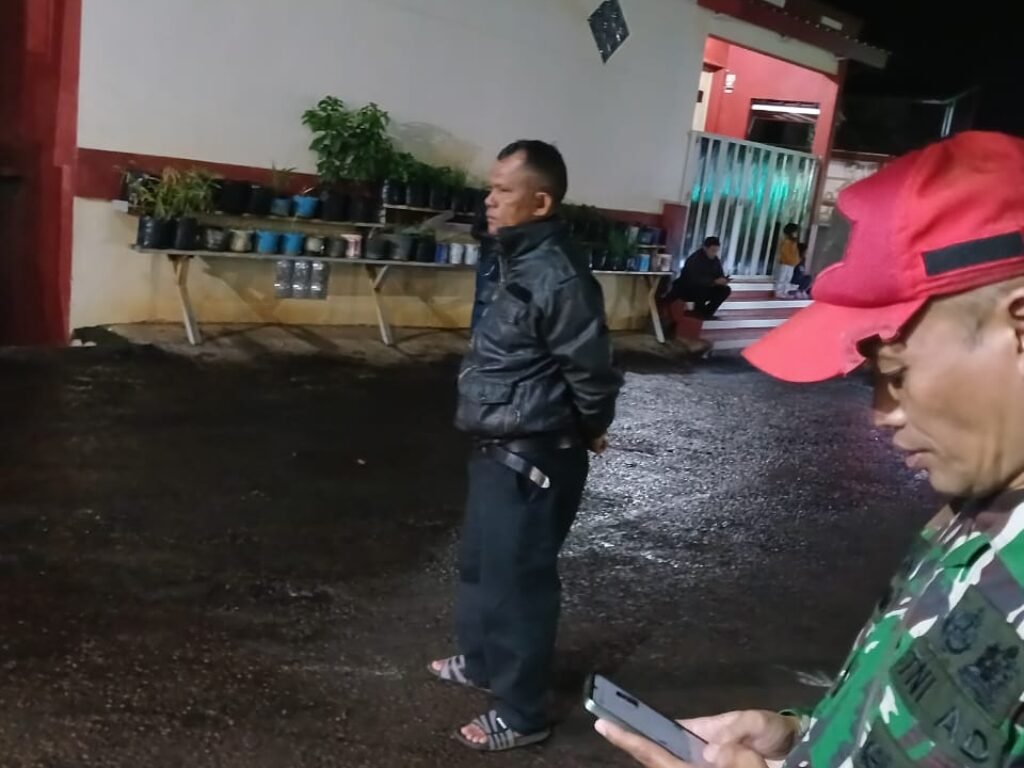 Warga Sukamaju Antusias Sambut Pembangunan Jalan Hotmix di Depan Kantor Desa