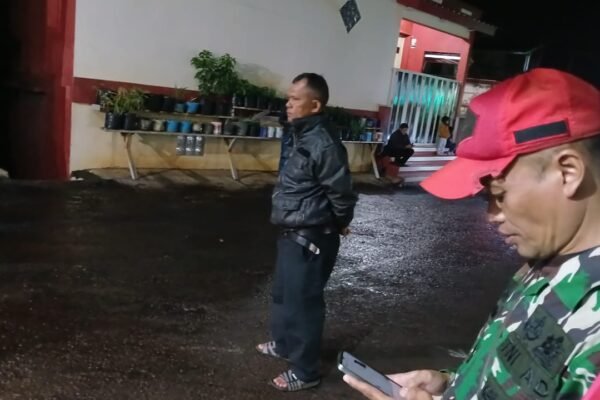Warga Sukamaju Antusias Sambut Pembangunan Jalan Hotmix di Depan Kantor Desa
