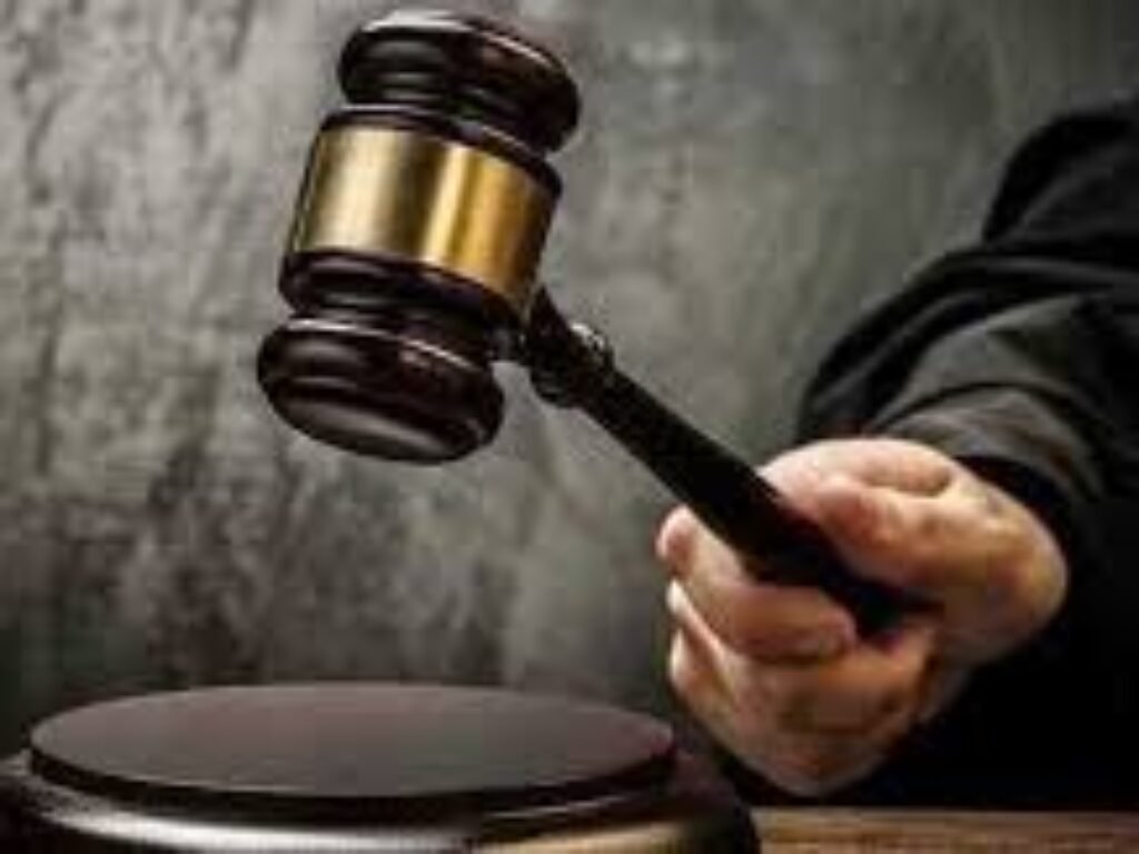 Air Mata di Ruang Tipikor: Ketika Hakim Jadi Terdakwa, dan Terdakwa Masih Dipanggil ‘Teman