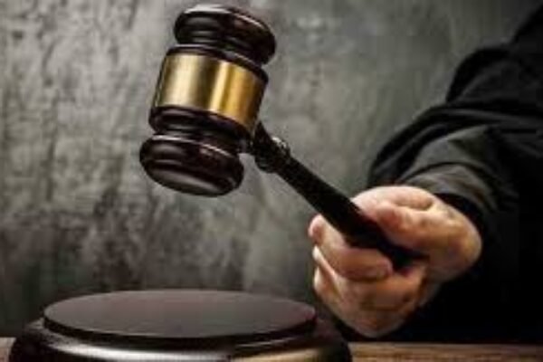 Air Mata di Ruang Tipikor: Ketika Hakim Jadi Terdakwa, dan Terdakwa Masih Dipanggil ‘Teman