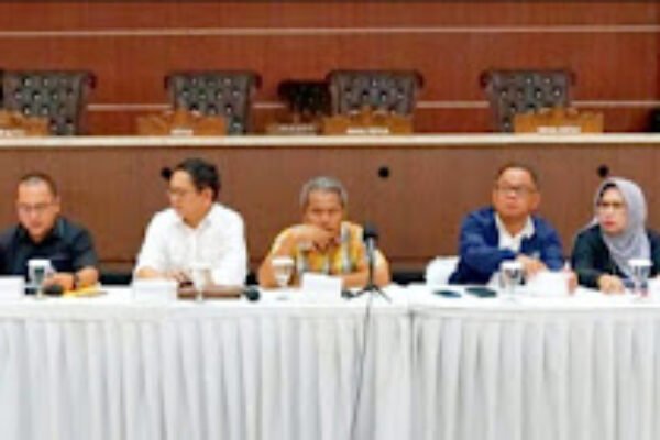 Ratusan Pedagang Pasar Jumat Tuntut Realisasi Bantuan Setelah Tujuh Bulan Menunggu