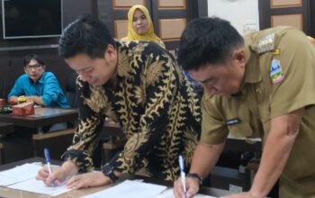 Bupati Garut Deklarasikan “Mimpi Jadi Sarjana”: Kampus Jadi Mitra, Mahasiswa Jadi Tukang Beres Desa