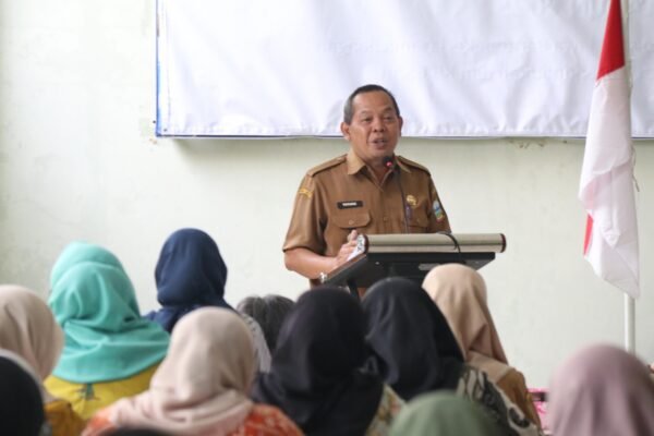 Perpustakaan Diperkuat, Tapi Rak Buku Masih Jarang Terisi