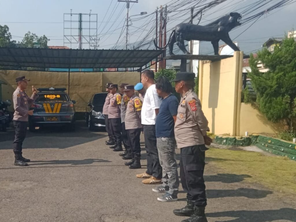 Polsek Leles Gelar Apel Pagi: Antara Disiplin, Jagung, dan Citra Polisi di Mata Petani