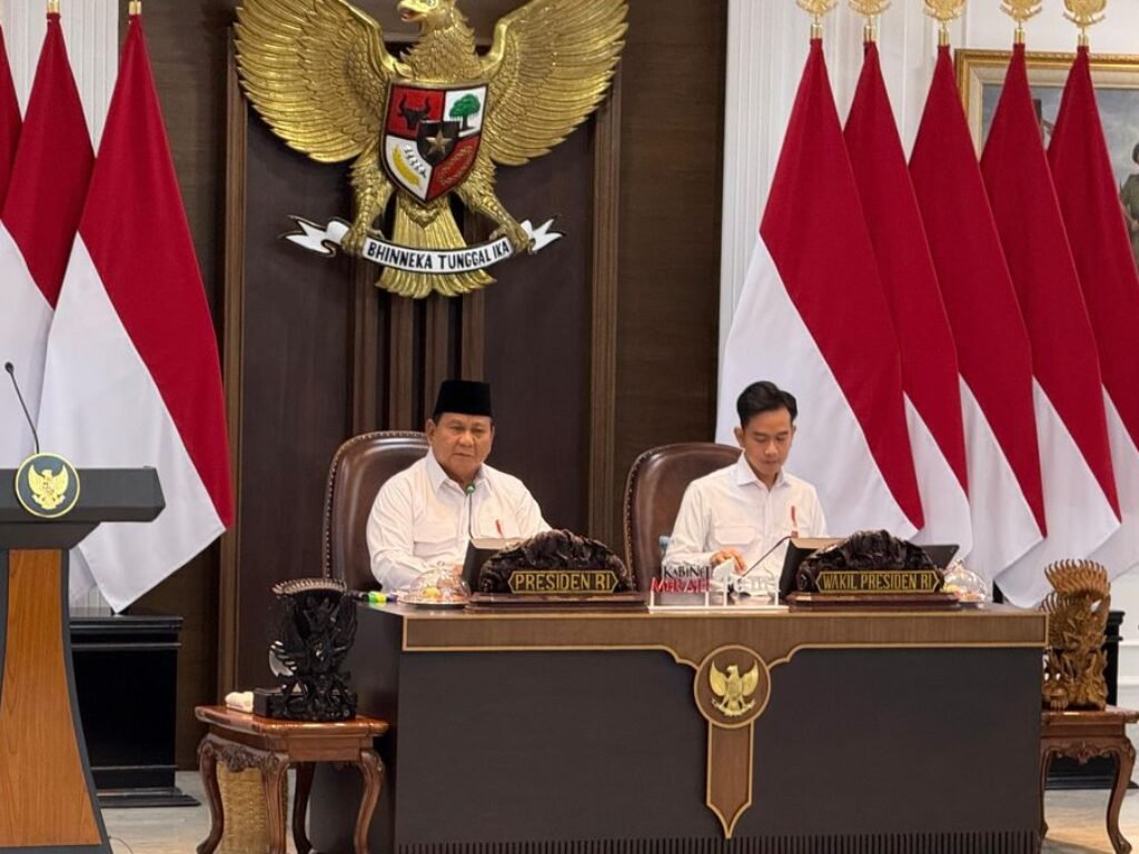 Sidang Kabinet: Prabowo Buka Rapor Satu Tahun, Pencapaian Masih Tertulis Tebal di PowerPoint