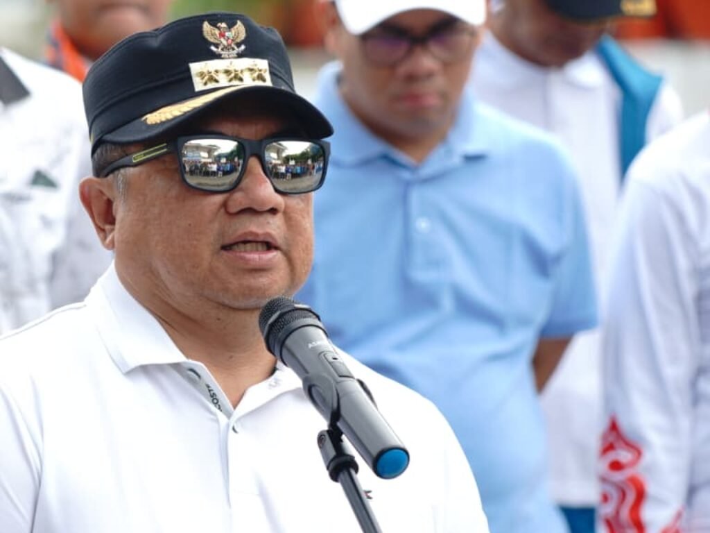 Bupati Garut Pimpin Aksi Bersih-Bersih: Sampah Dihalau, Janji Daur Ulang Masih Abu