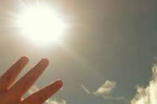 Matahari Geser ke Selatan, Warga Indonesia Rasakan “Pelukan” Langsung Tanpa Awan