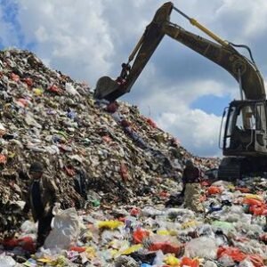 Gunung sampah di klungkung 169