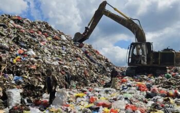 Gunung sampah di klungkung 169