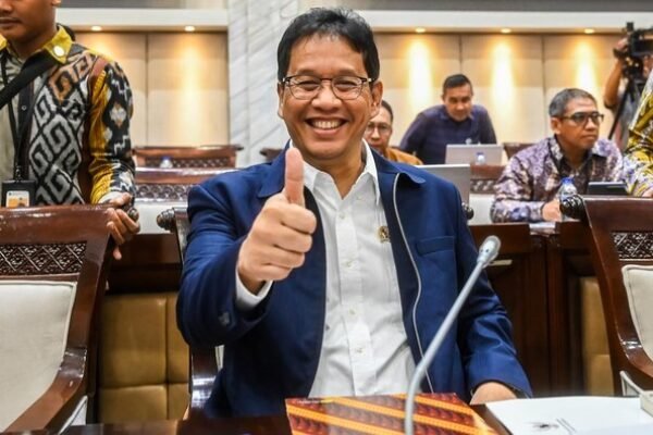 Mr. Jempol Sebulan Menjabat, Gas dengan 12 Gebrakan Ekonomi
