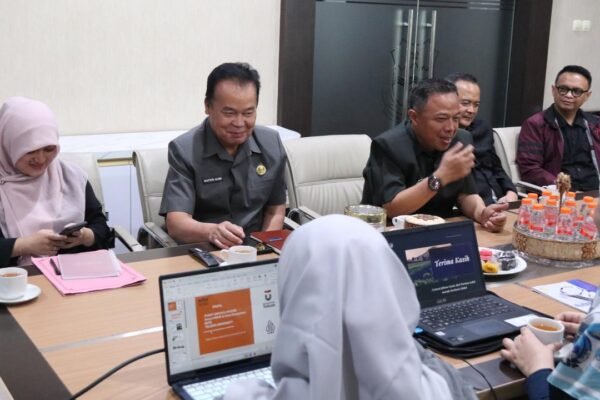 Dari Teh ke Akar Wangi: Garut Kembali Menjual Mimpi Lama dengan Kemasan Baru