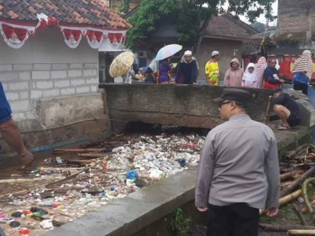 Ironi Pemkab Garut “Banjir Dulu Baru Analisa” Antara Saluran Buntu, Tambang Pasir, atau Nasib Sial Musiman