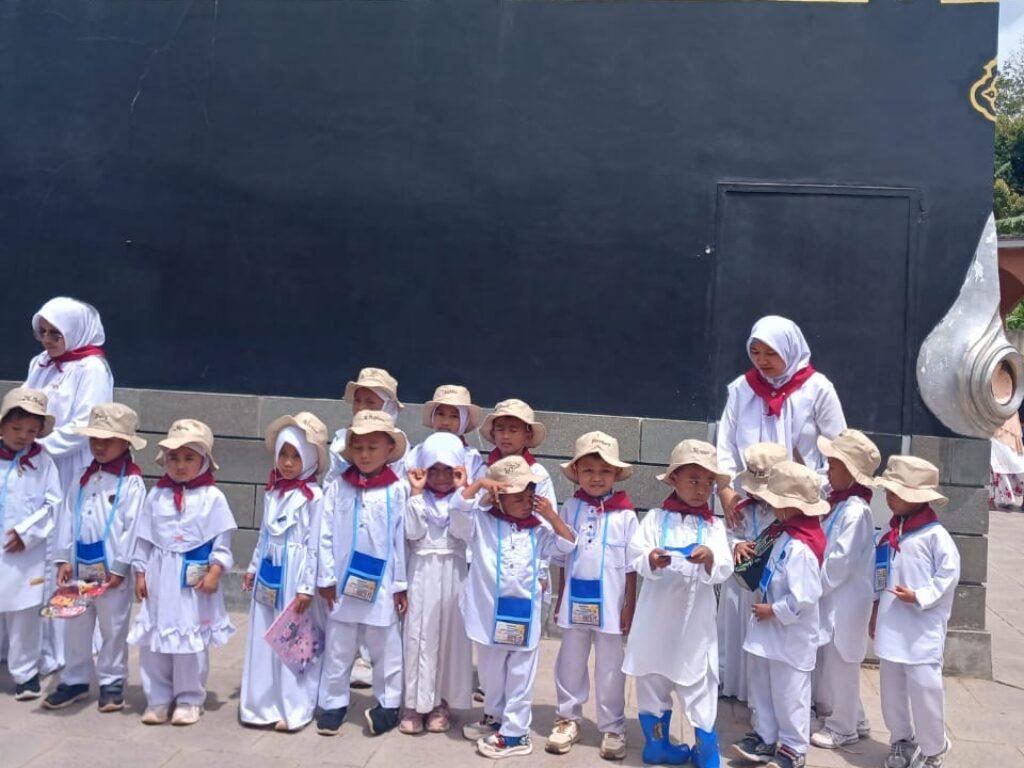 Menanam Disiplin, Menyiapkan Generasi: Makna Besar di Balik Haji Cilik