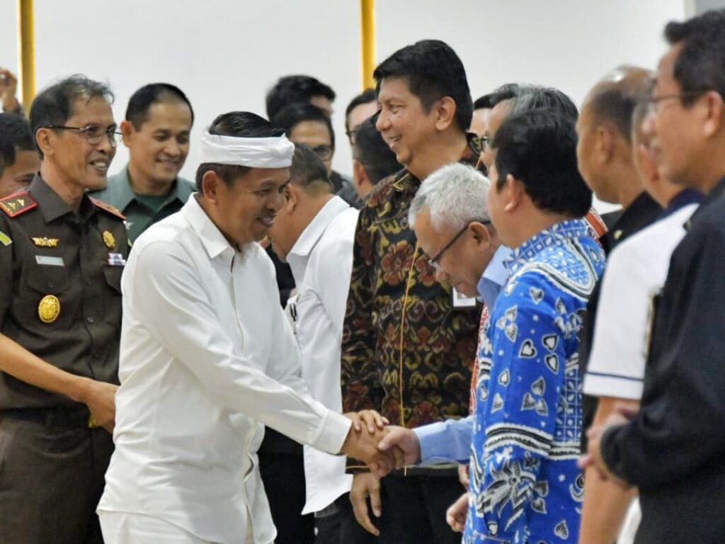 Kunjungan KDM ke Kejati: Antara Silaturahim, Rel Kereta, dan Harapan yang Masih Mencari Jalur