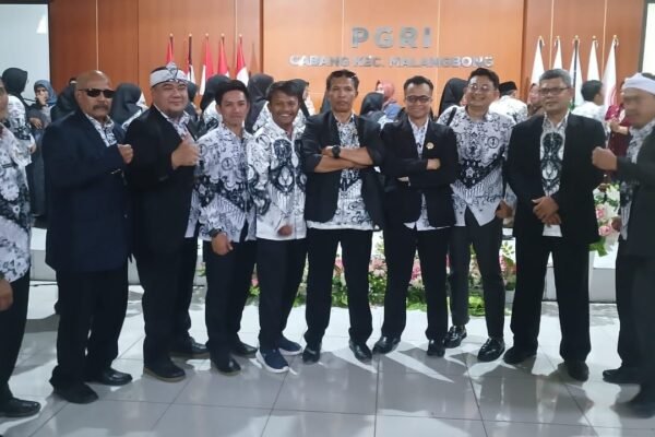 Di Balik Seremoni Hari Guru: PGRI Malangbong Bicara “Guru Bermutu”, Realitas Masih Terbagi Dua