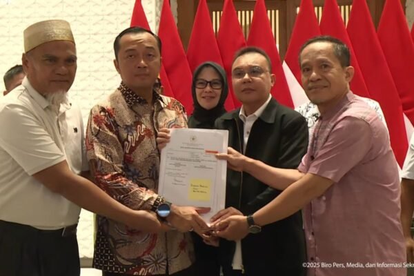 Prabowo Rehabilitasi Dua Guru “Rp20 Ribu”: Ketika Niat Baik Dikalahkan Birokrasi Kaku