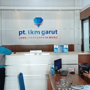 Aktivitas PT LKM Pusat di Jl. Kiansantang, Kecamatan Garut Kota. (Ft: asep ahmad)