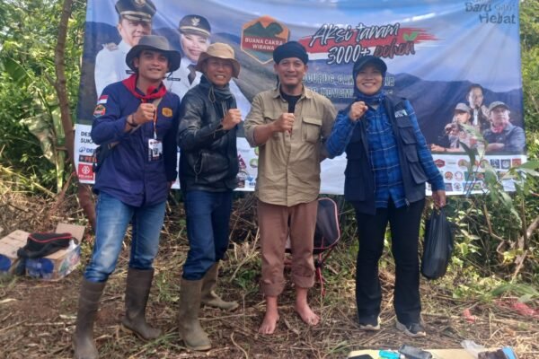 3000 Pohon Naik Gunung, Ego Manusia Turun: Garut Gaskeun Leuweung Hejo Biar Bumi Nggak ‘Game Over’