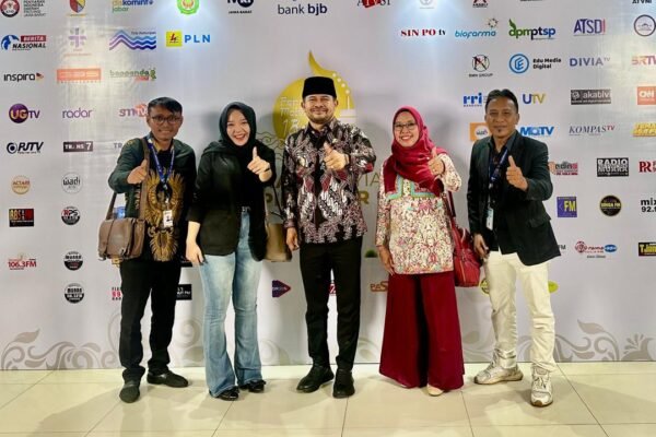 Suara dari Purwakarta Menembus Bandung: Pro FM Buktikan Radio Lokal Tak Mati