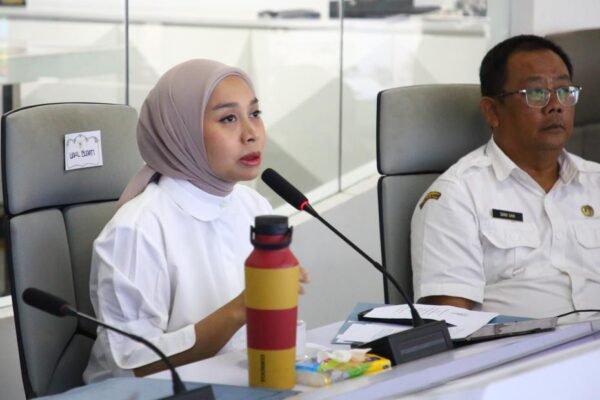 Putri Karlina Tegur ASN Garut: “Jangan Bupati-Wabup Doang yang Kelihatan Transparan!”