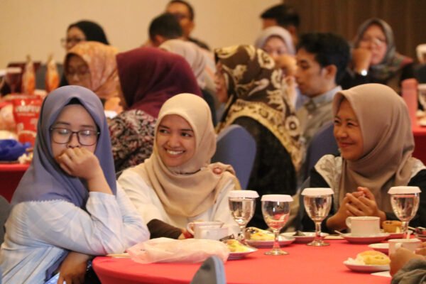 Workshop UMKM Garut: Digitalisasi Jalan Terus, Modal Sulit Muncul