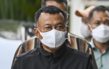 Bupati ponorogo tiba di kpk usai terjaring ott 1762569715310