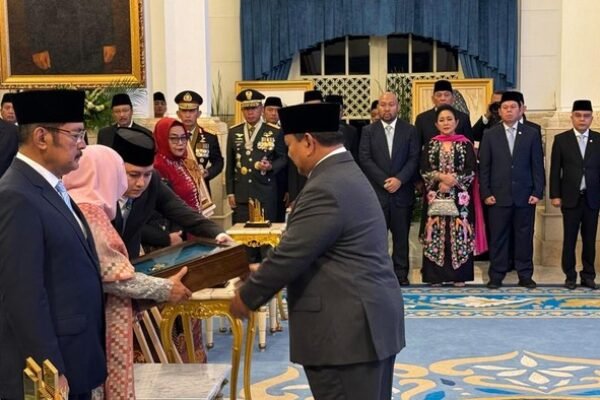 Istana Anugerahkan 10 Pahlawan Nasional: Dari Gus Dur, Soeharto, hingga Marsinah Sejarah Indonesia Hari Ini Lagi-lagi Bikin Warga Garuk Kepala