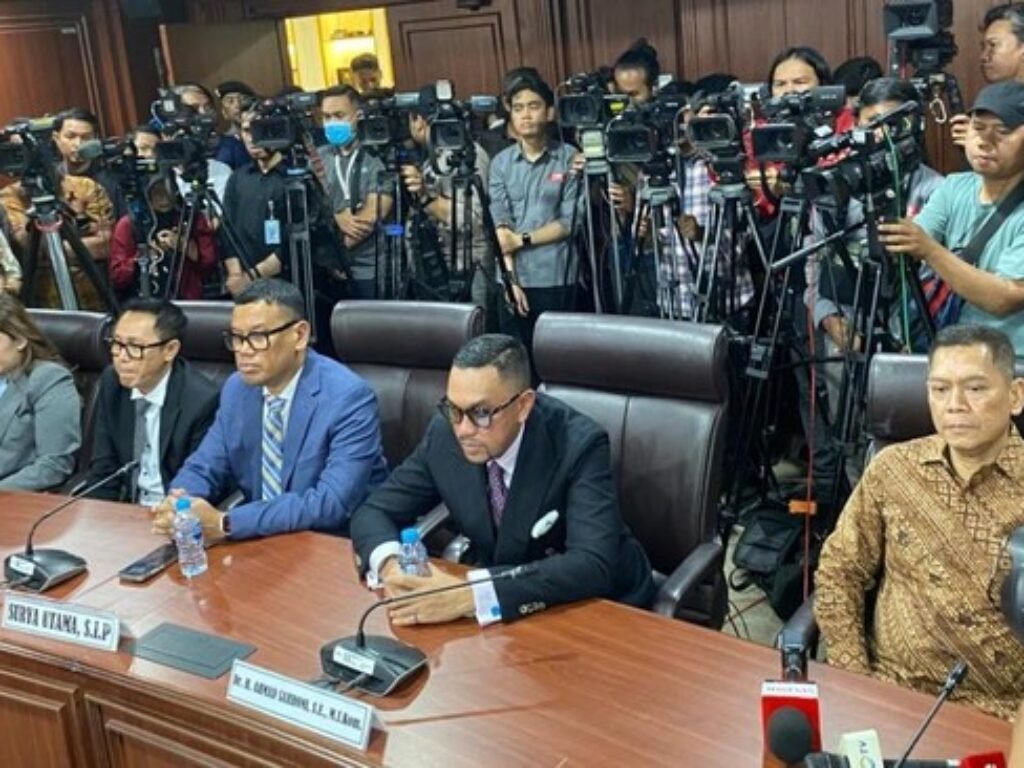 MKD Hukum Sahroni–Eko–Nafa: Joget Viral Berujung Nonaktif, Gaji Pun Ikut Libur