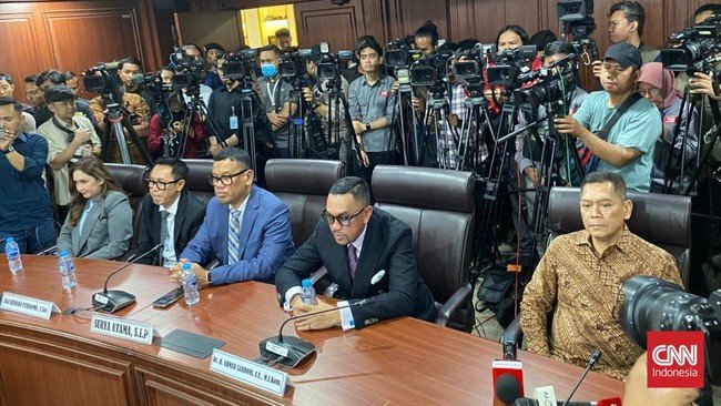 Sidang mkd ahmad sahroni dkk 1762319537493