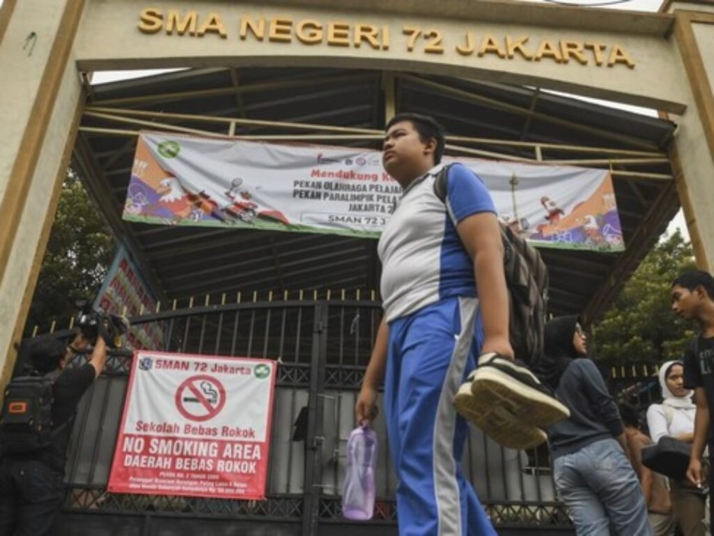 Misteri Tujuh Bom, Dua Tas, dan Satu Negara yang Baru Ingat Pentingnya Pengawasan Anak