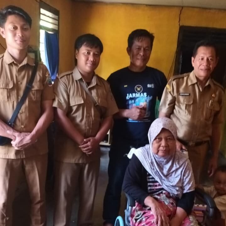 Bantuan Kursi Roda