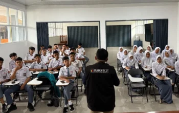Demokrasi Diajarkan Sejak Bangku Kelas, Sebelum Pemilu Mengajarkan Hal Sebaliknya
