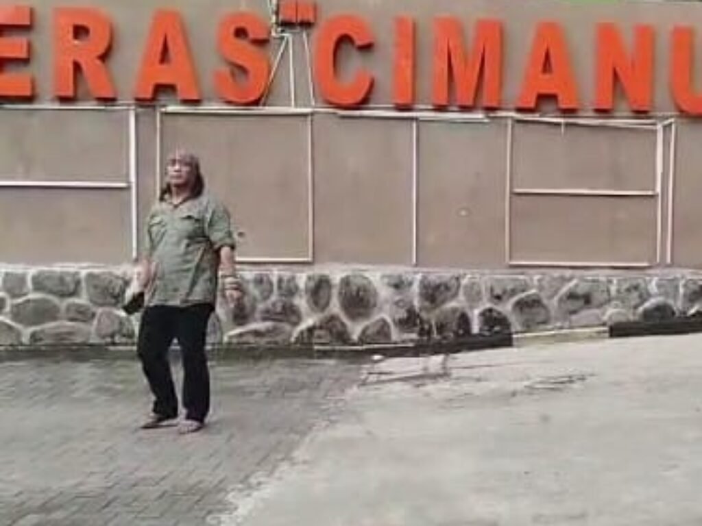 Sungai Banjir, Kebijakan Kering: Pemkab Garut Takpunya Muka, Mitigasi Cimanuk Dikerjakan Relawan