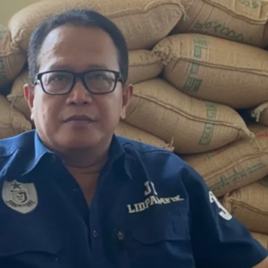 Beras Bantuan di Garut Diklaim Aman, Bulog: “Kalau Ada yang Bau Apek, Sini Tukerin, Jangan Cuma Ngomel di Grup WA!”