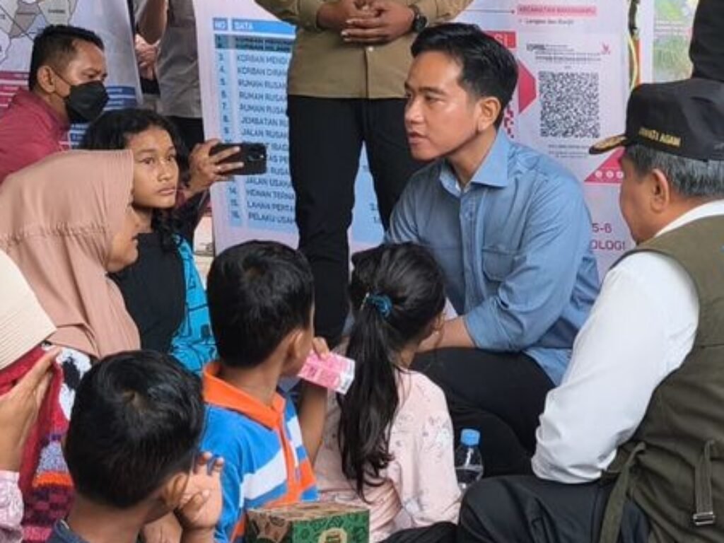 Bencana Sudah Viral, Barulah Negara Datang: Sumbar Jadi Studio Live Pejabat dan Politisi